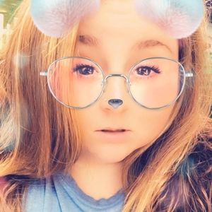 Meet your Posher, Taralynn